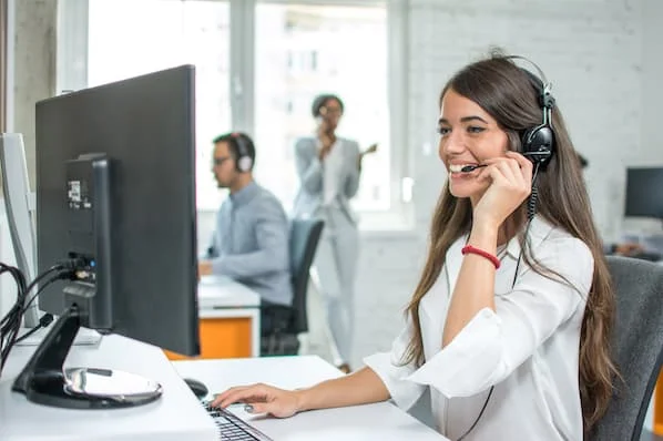 Câu hỏi thường gặp về cách nói chuyện bán hàng online